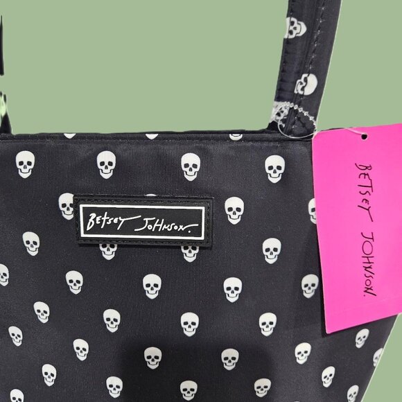 Betsey Johnson Handbags - GIVEAWAY – New BETSEY JOHNSON PURSE